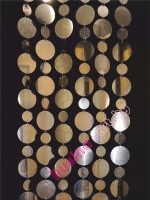 штора из пластин зеркальных дисков